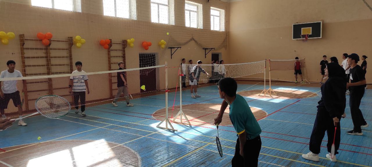🏆 Toshkent texnika kollejida universitetlararo badminton turniri bo'lib o'tdi.